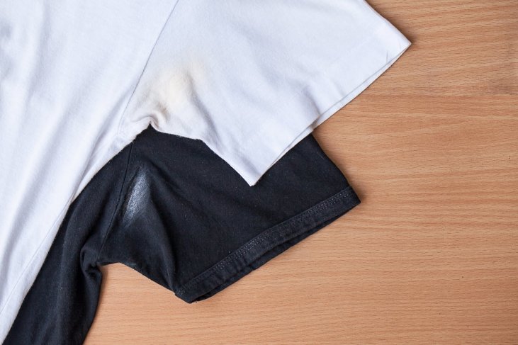 queso directorio pivote Cómo quitar manchas de sudor | Soluciones para la ropa