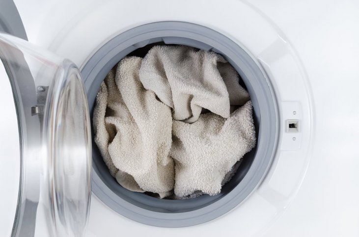 Cómo blanquear ropa blanca grisácea | Soluciones para ropa